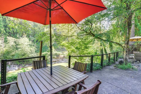 Sandy Vacation Rental | 1BR | 1BA | 370 Sq Ft | Steps Required