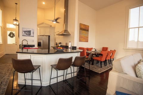 Penthouse Counter Seating