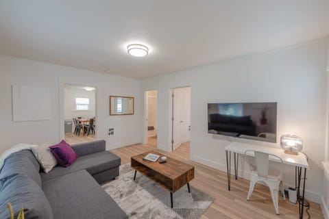 #StayInMyDistrict #CoosCottageCollection #CoosBay #BookDirect