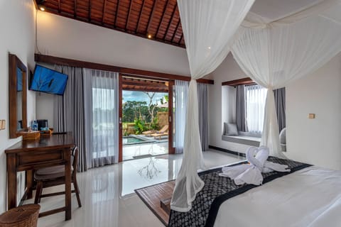 1 bedroom, Egyptian cotton sheets, premium bedding, desk