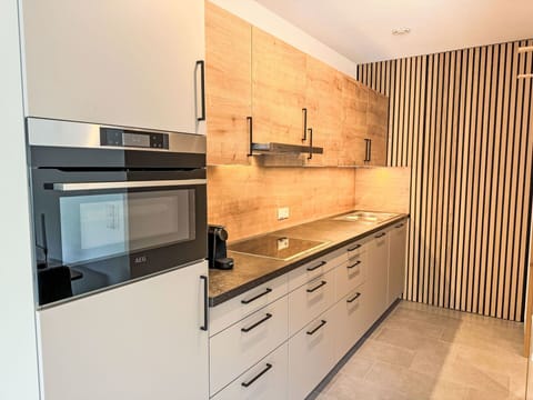 Cabinetry, Countertop, Furniture, Property, Building, Drawer, Kitchen, Kitchen Stove, Wood, Kitchen Appliance