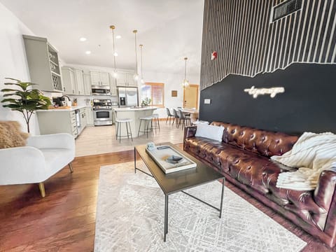 Cozy vibes meet modern mountain style