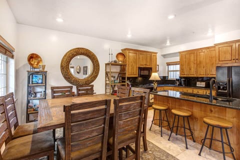 Vacation Rentals in Park City at Bear Hollow Village 5430: Fully-equipped kitchen