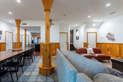 Gatlinburg Mansion's cozy living area