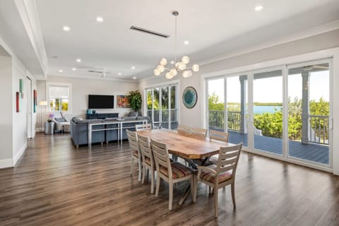 House | 4 bedrooms, high-speed internet