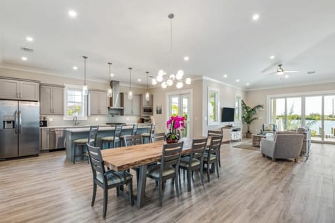 House, Smoking | 4 bedrooms, high-speed internet