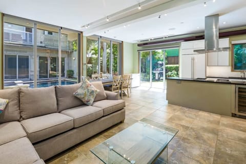 House | 4 bedrooms, high-speed internet
