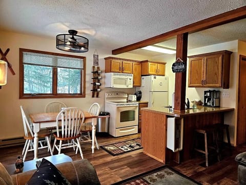 Kitchen & Dining space