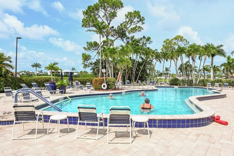 Naples Vacation Rental | 2BR | 2BA | 1,500 Sq Ft | Step-Free Entry