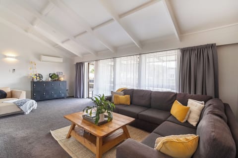 Comfortable and sunny open plan living.
Relax after a day exploring 