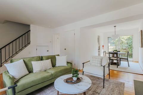 Living Room / Lounge