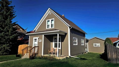 Welcome to Hi-Bug Hideaway