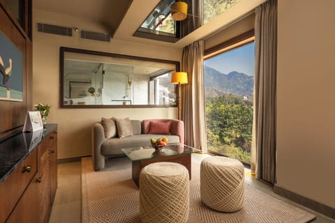 Aura Suite with Balcony | Premium bedding, minibar, in-room safe, desk