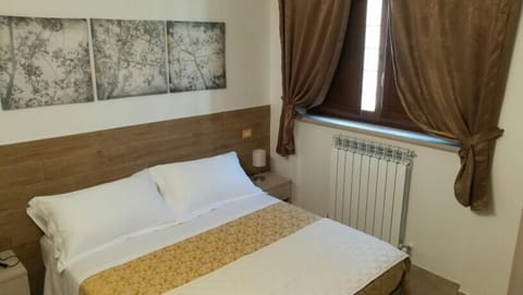 Classic Room | Blackout drapes, free WiFi