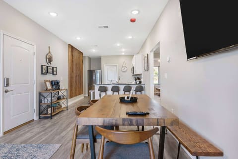 Dining room table fit for 6