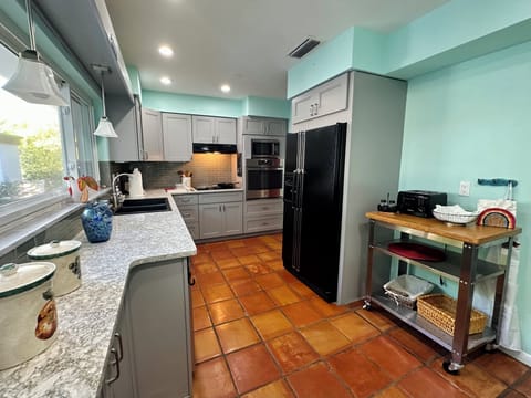 Make delicious meals as a family with all the kitchen equipment that you need.