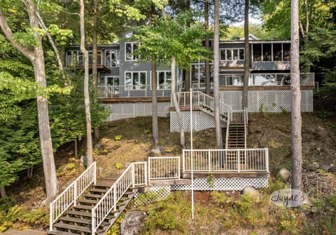 Muskoka Illusion - Lake Side