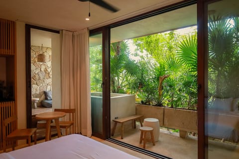 Interior / Habitación 