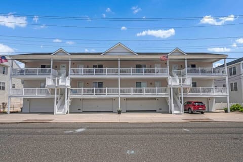 This luxury first floor condo offers all the space you will need to enjoy your vacation at the beach!