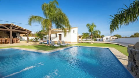 Alazan Chiclana de la Frontera by Ruralidays