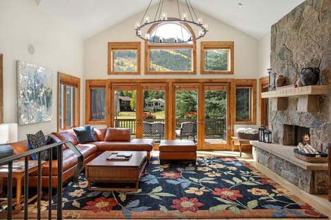 EagleVail Golf Course Views - Private Hot Tub! House in Avon