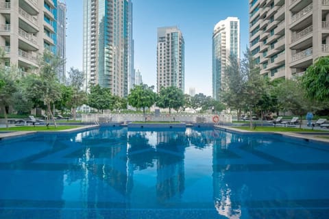 2 outdoor pools