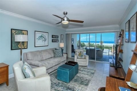 Look Through - Beautiful décor and views