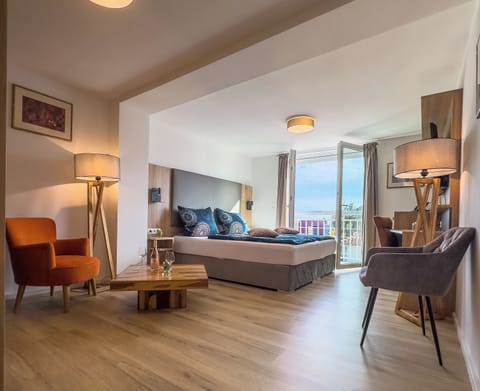 Comfort Double Room | In-room safe, desk, laptop workspace, soundproofing