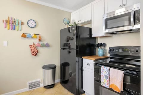 Full Kitchen with appliances