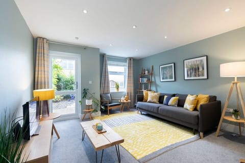 Living Room / Lounge