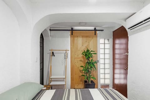 In-room safe, free WiFi, bed sheets