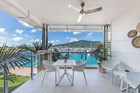 Balcony / Marina view (1)