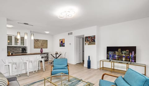 Modern 2/1 rent near Las Olas Fort Lauderdale (7831)