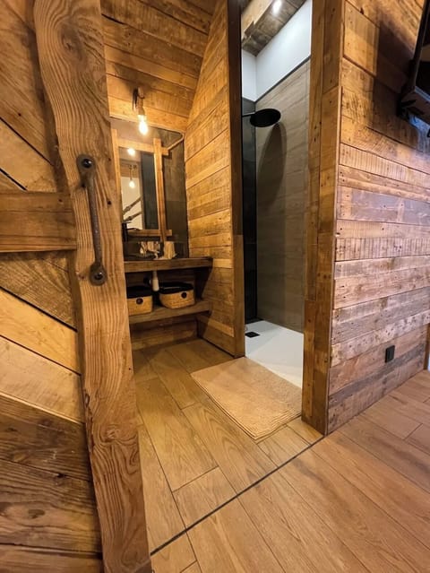 La Chaleureuse - Chambre Double Deluxe- vue jardin | Free WiFi