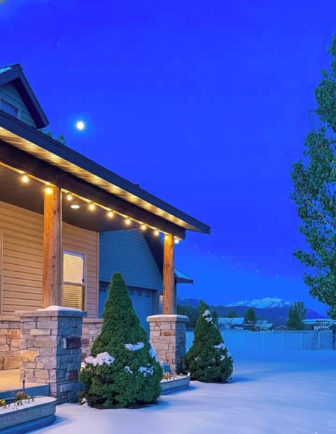 Coming home to your mountain basecamp hits different—crisp air, warm lights against twilight, and cozy nights ahead with your favorite people. This is what adventure dreams are made of.