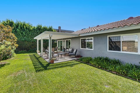 Huntington Beach Vacation Rental | 3BR | 2BA | Steps Required | 1,575 Sq Ft