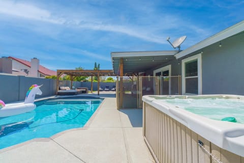 Pool + hot tub