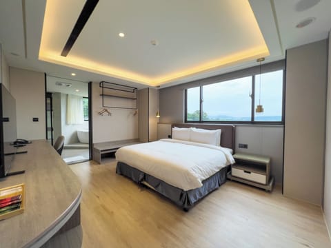 Down comforters, desk, laptop workspace, soundproofing