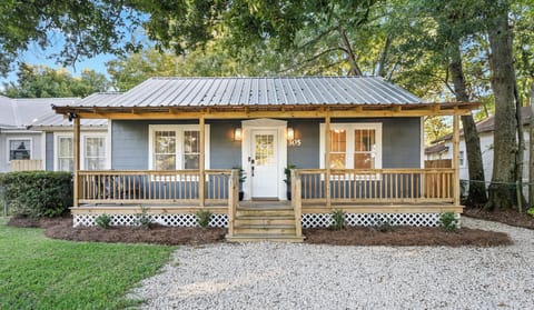 1945 renovated cottage located in the heart of downtown Foley. 