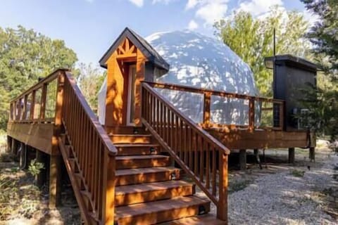 Back entrance to Desert Rose