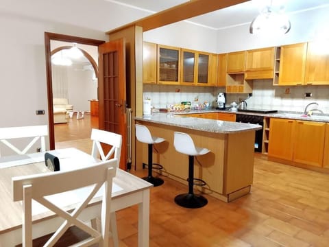Deluxe Room | Shared kitchen | Full-size fridge, microwave, oven, stovetop