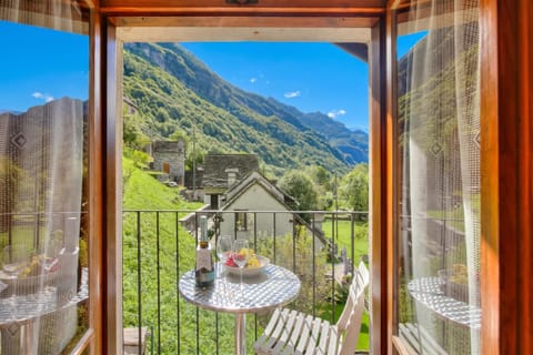 Standard Chalet, 1 Bedroom, Balcony, Mountainside (Ca Contina) | Outdoor dining