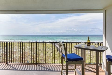 Navarre Vacation Rental | 2BR | 2BA | 1,034 Sq Ft | Step-Free Access