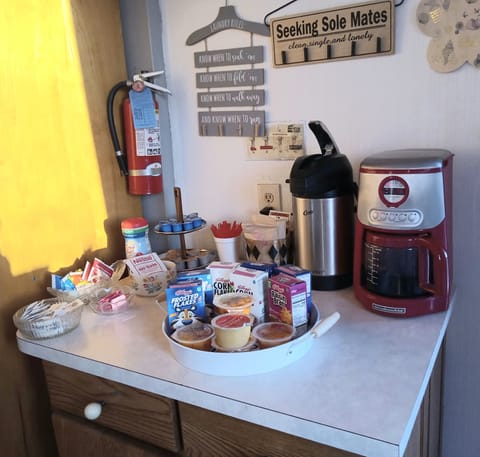 Free daily continental breakfast