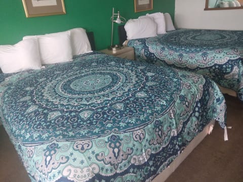 Double Room | Iron/ironing board, free WiFi, bed sheets, wheelchair access