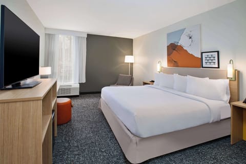 Room, 1 King Bed, Accessible (Mobility & Hearing, Roll-in Shower) | In-room safe, iron/ironing board, free WiFi, bed sheets