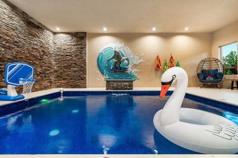 Step into The Surfin' Bear and discover the massive 18' x 14' pool!