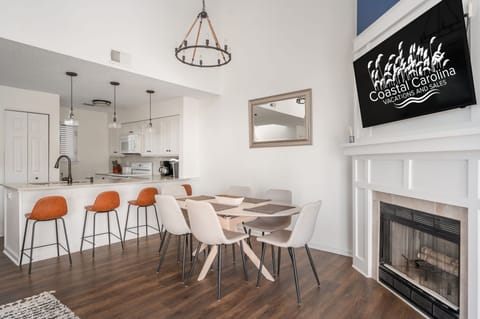 PCBV325: Anchor's Away | ML Dining Area - Seating for 6, Island Seating for 4