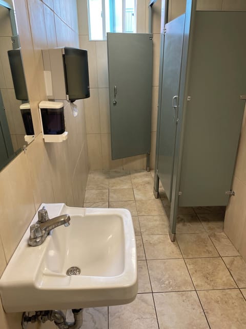 Economy Room with Shared Rest Room | Bed sheets