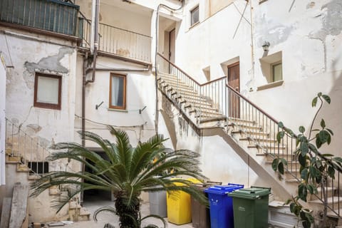 Apartment, 1 Bedroom, Courtyard Area | Courtyard view